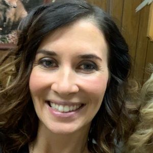 Meet your Posher, Adrienne